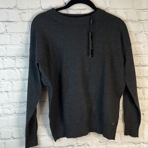 T Tahari Black Crew Neck Womens Sweater size xxs, Black sweater, Womens black